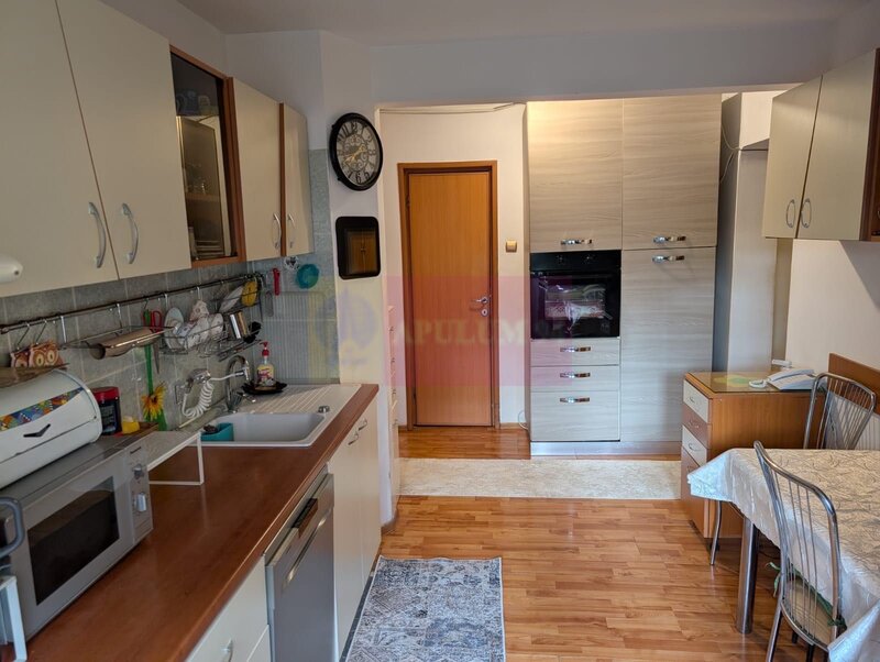 Vanzare apartament de 4 camere (transformat in 3camere) Mosilor